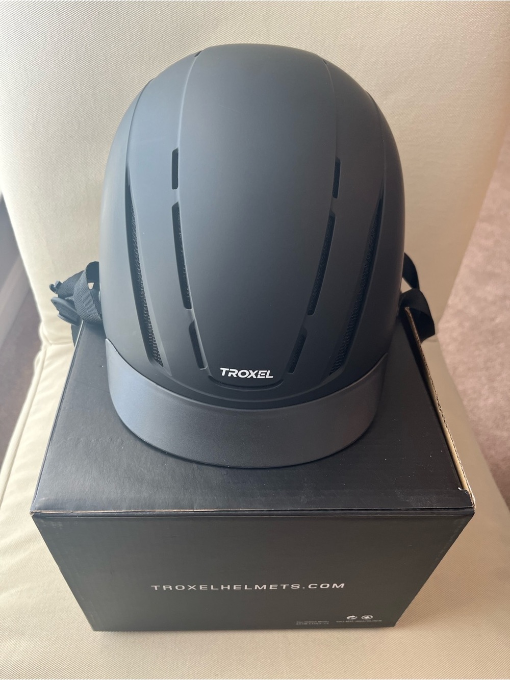 EUC Troxel Spirit Matte Black Duratec Low Profile Equestrian Helmet size M
